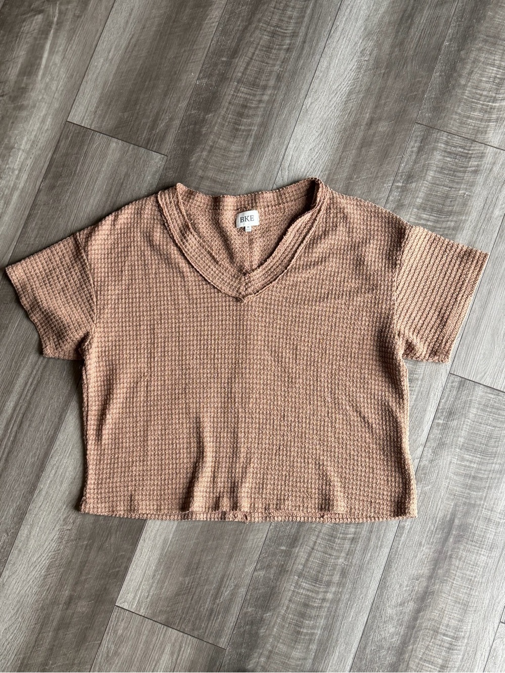 Buckle BKE Textured Knit Top in Raw Umber Womens Sz M Waffle Knit V-neck